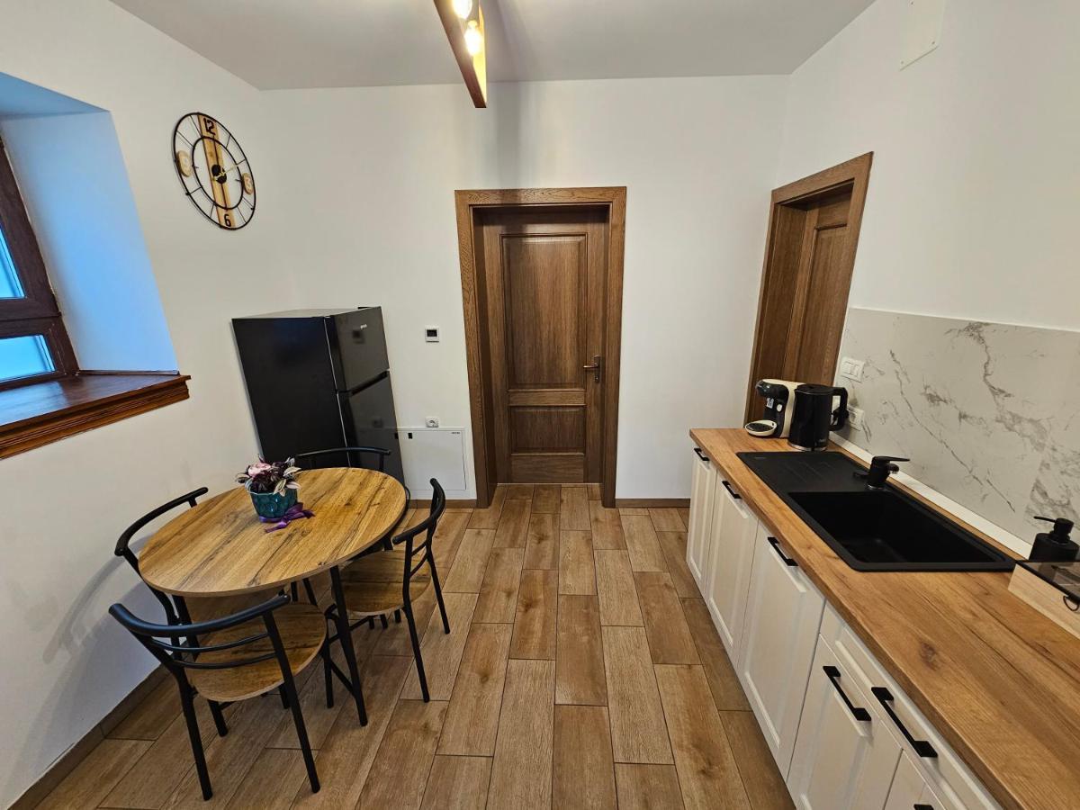 Arbor Inn Брашов Екстериор снимка